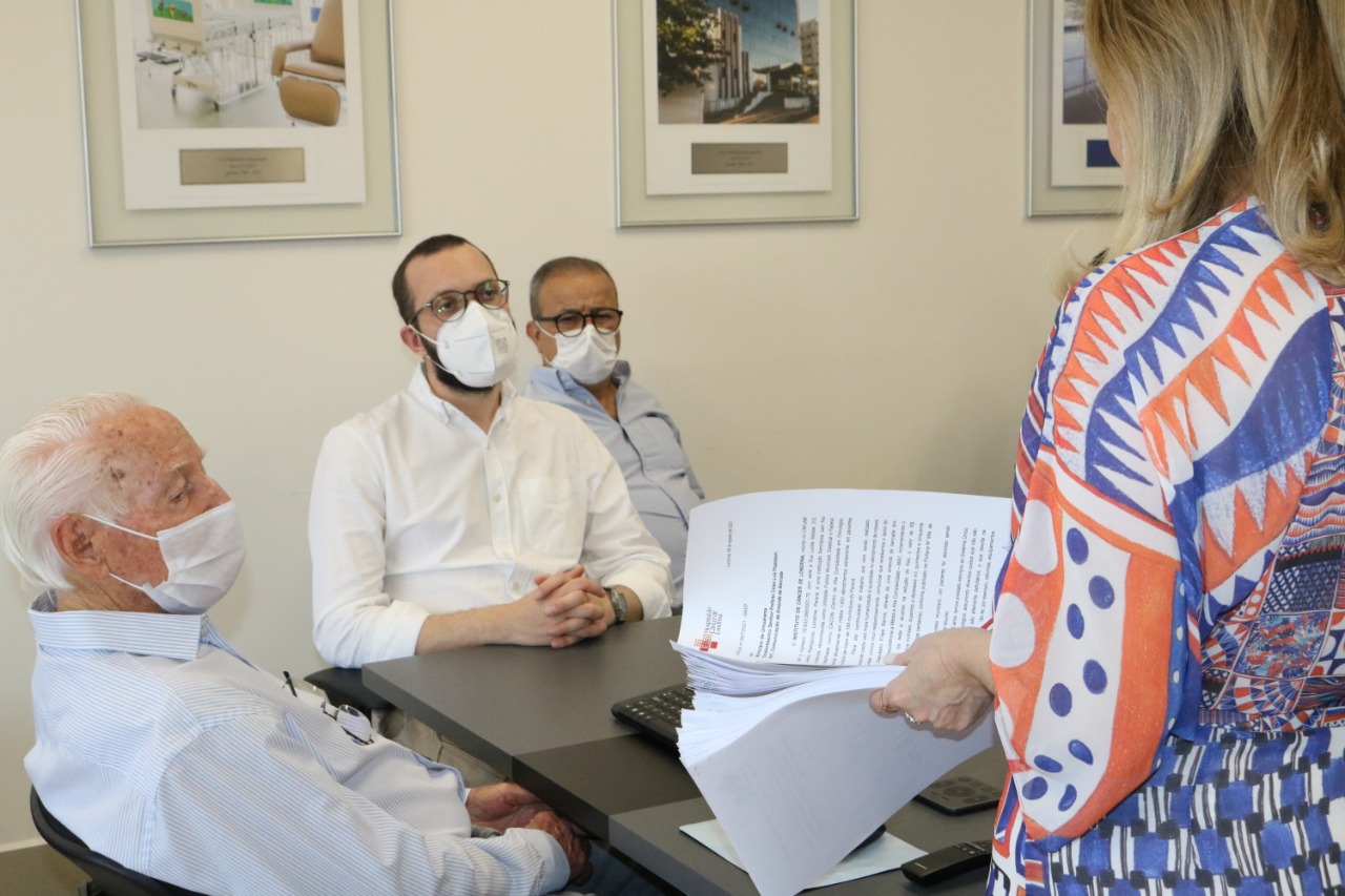 Visita Filipe Barros Hospital Do Cancer Londrina 5